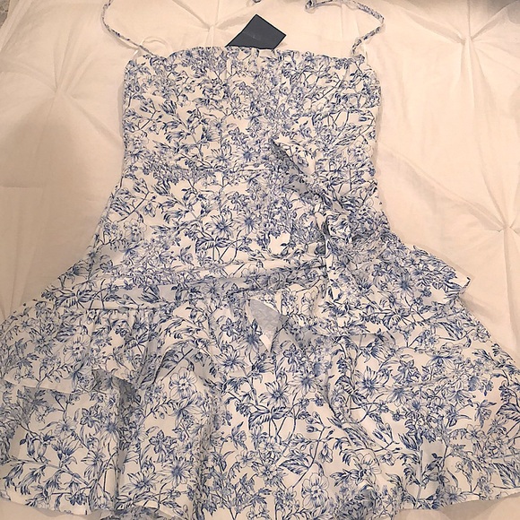 Brandy Melville Dresses & Skirts - Brandy Melville Floral Tie Dress